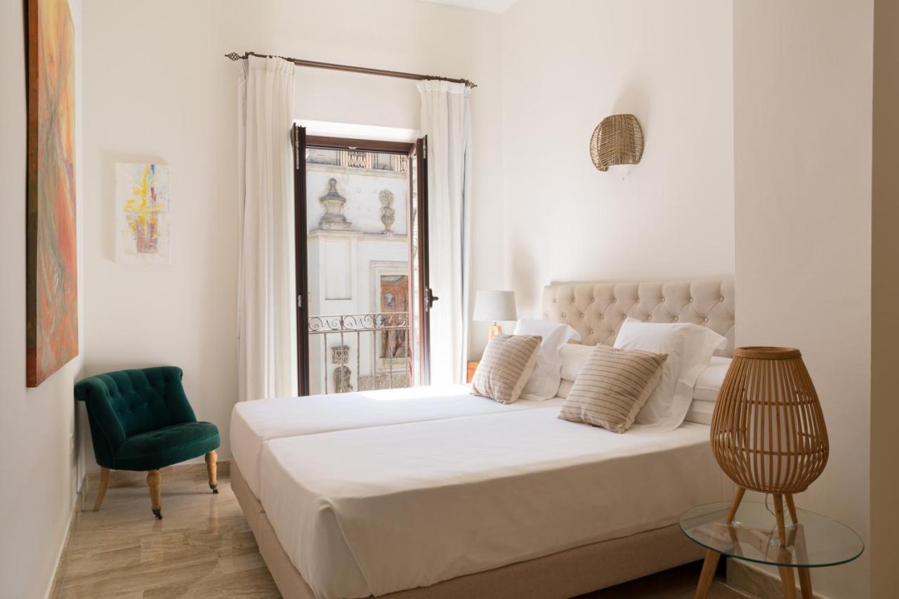Puerta Catedral Apartments Seville Ngoại thất bức ảnh