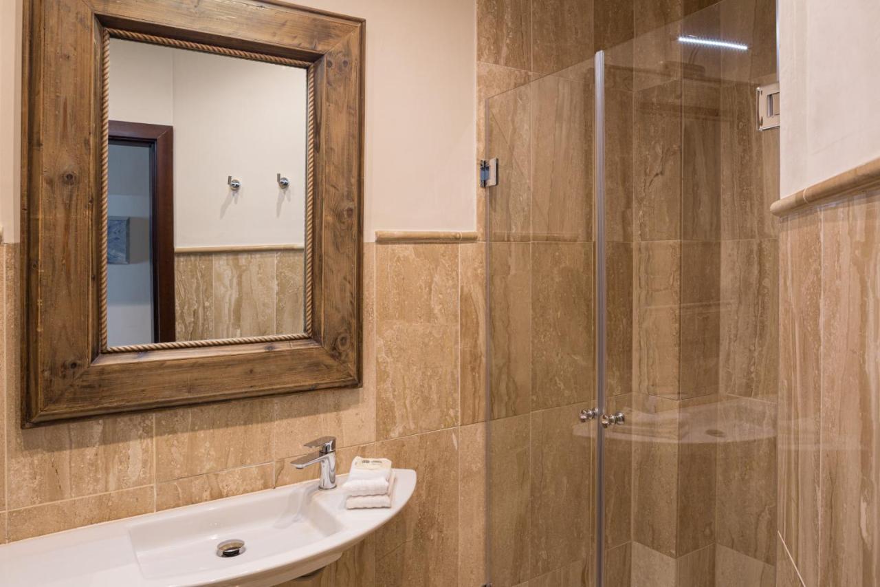 Puerta Catedral Apartments Seville Ngoại thất bức ảnh