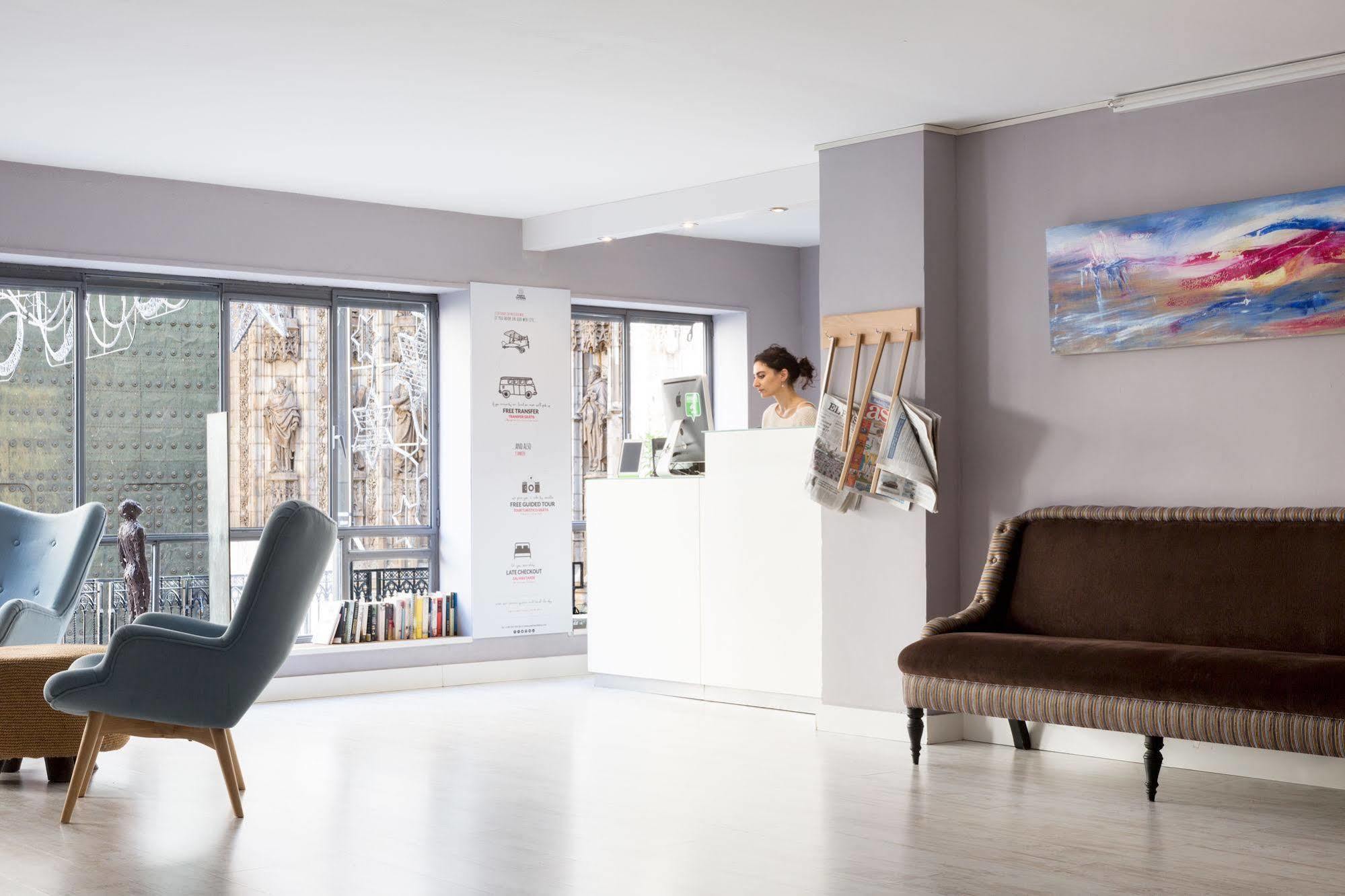 Puerta Catedral Apartments Seville Ngoại thất bức ảnh