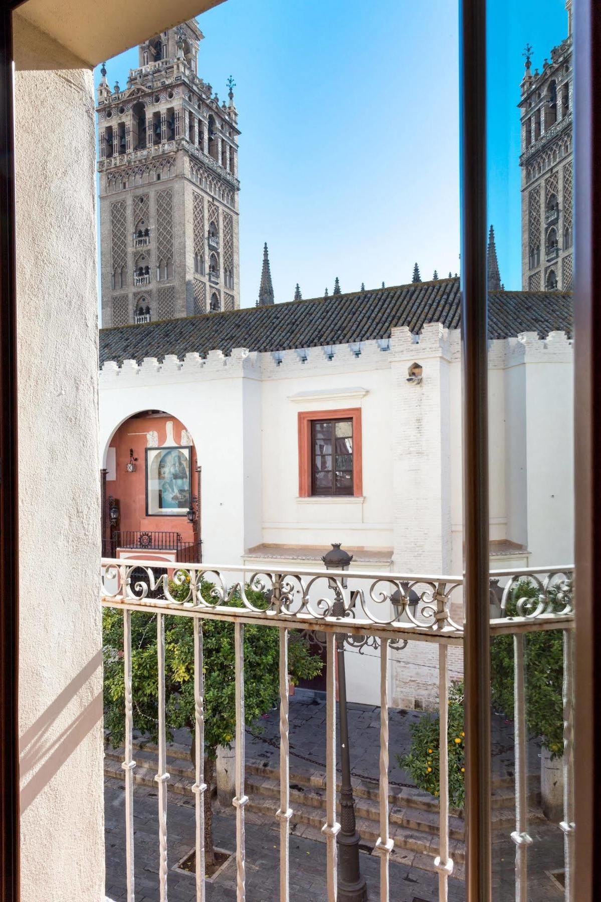 Puerta Catedral Apartments Seville Ngoại thất bức ảnh