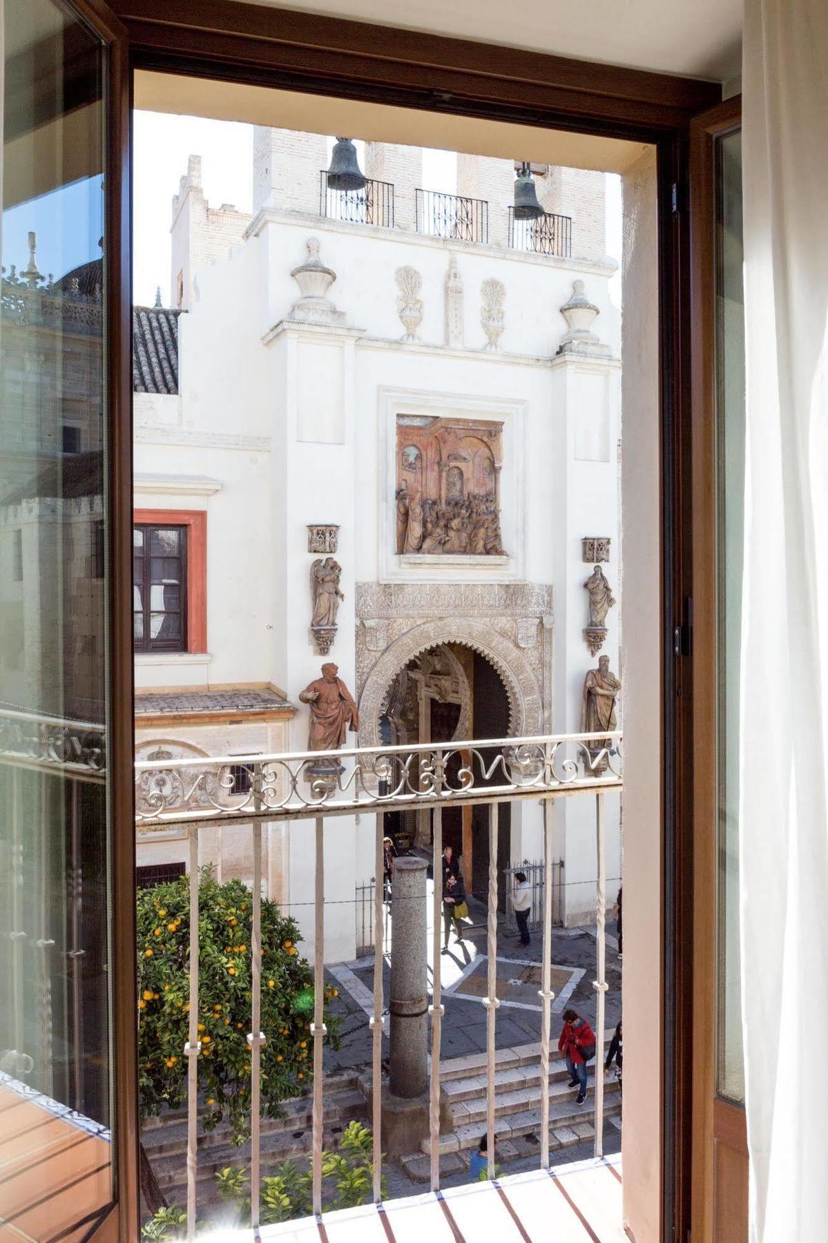 Puerta Catedral Apartments Seville Ngoại thất bức ảnh